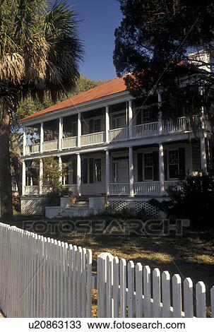 Stock Image -  Beaufort, South Carolina, antebellum, mansion, SC, Historic House in the Historic District in the town of Beaufort in the spring.. Fotosearch