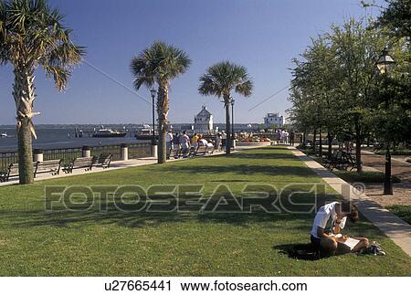 Charleston, South Carolina, SC, Waterfront Park along Charleston Bay in Charleston in the spring. View Large Photo Image Stock Image - Charleston, South Carolina, SC, Waterfront Park along Charleston Bay in Charleston in the spring.. Fotosearch