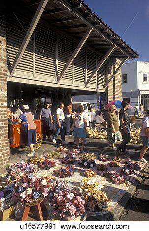 Charleston, The Old City Market, South Carolina, SC, Public Market an outdoor market in downtown Charleston in the spring. View Large Photo Image Stock Image - Charleston, The Old City Market, South Carolina, SC, Public Market an outdoor market in downtown Charleston in the spring.. Fotosearch