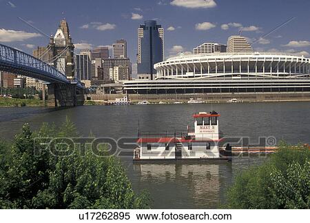Stock Photography -  Cinergy Field, Cincinnati, OH, stadium, Ohio, Downtown skyline of Cincinnati and Cinergy Field, home of the Cincinnati Reds.. Fotosearch