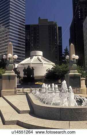 Picture -  city park, fountain, Chicago, IL, Illinois, Fountain in a city plaza in downtown Chicago.. Fotosearch