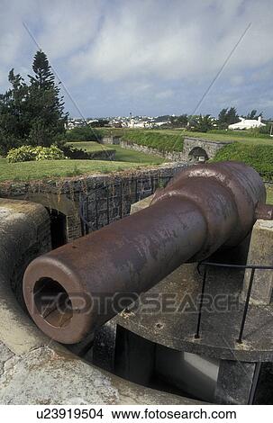 fort, cannon, Bermuda, Hamilton, A cannon sits on top of the ramparts at Fort Hamilton in Bermuda. View Large Photo Image Picture - fort, cannon, Bermuda, Hamilton, A cannon sits on top of the ramparts at Fort Hamilton in Bermuda. . Fotosearch