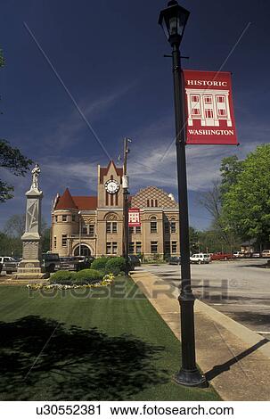 Stock Image -  GA, Washington, Georgia, Courthouse in downtown Washington.. Fotosearch
