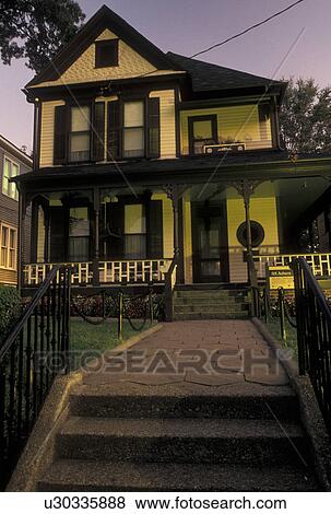 Stock Photo -  Martin Luther King, Atlanta, GA, Georgia, Sweet Auburn, Auburn Avenue, Birth Home of Martin Luther King Jr. at the MLK National Historic Site in Atlanta. . Fotosearch