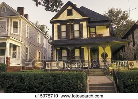 Stock Image -  MLK, Atlanta, GA, Georgia, Sweet Auburn, Auburn Avenue, Birth Home of Martin Luther King Jr. at the Martin Luther King Jr. National Historic Site in Atlanta. . Fotosearch