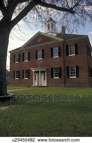 New Bern, North Carolina, NC, New Bern Academy in New Bern in the spring. View Large Photo Image Stock Image - New Bern, North Carolina, NC, New Bern Academy in New Bern in the spring.. Fotosearch