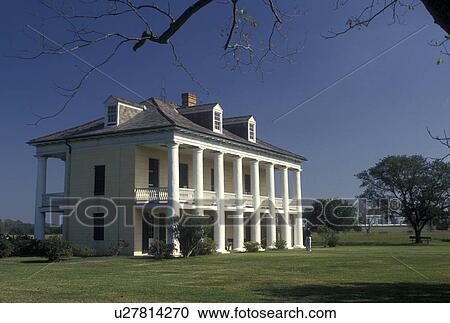 Stock Image -  New Orleans, LA, Jean Lafitte Nat'l Historical Park, Louisiana, The Malus-Beauregard House on the grounds of the Chalmette Battlefield and National Cemetery at Jean Lafitte National Historical Park and Preserve in Louisiana.. Fotosearch