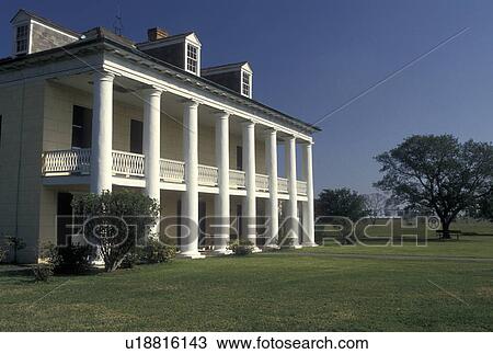 Stock Image -  plantation, Beauregard House, New Orleans, LA, Jean Lafitte National Historical Park, Louisiana, The Malus-Beauregard House on the grounds of the Chalmette Battlefield and National Cemetery at Jean Lafitte Nat'l Historical Park and Preserve in Louisiana.. Fotosearch