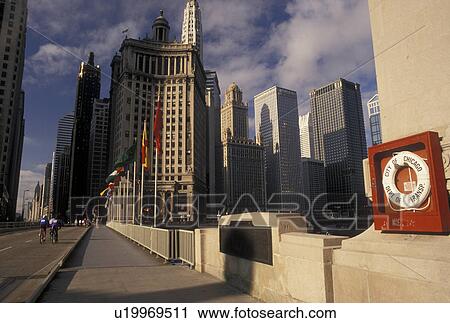 skyline, Chicago, IL, Illinois, Michigan Avenue Bridge and downtown skyline of Chicago. View Large Photo Image Stock Image - skyline, Chicago, IL, Illinois, Michigan Avenue Bridge and downtown skyline of Chicago.. Fotosearch