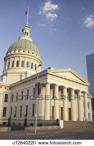 Stock Image -  St. Louis, MO, Missouri, The Old Courthouse in downtown Saint Louis. Jefferson National Expansion Memorial. . Fotosearch