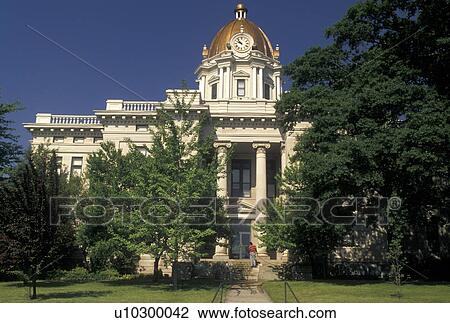 Stock Image -  Tupelo, MS, Mississippi, Old Courthouse in downtown Tupelo.. Fotosearch