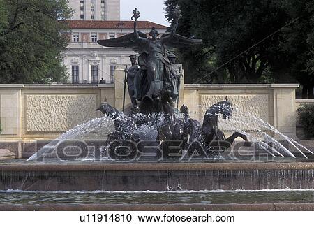 Stock Image -  University of Texas, Austin, TX, Texas, Littlefield Fountain on the University of Texas campus in Austin.. Fotosearch