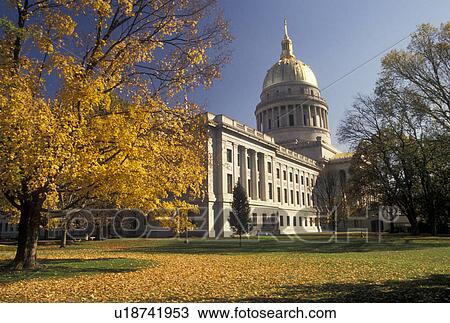 Stock Image -  WV, State Capitol, Charleston, State House, West Virginia, West Virginia State Capitol Building in the capital city of Charleston in autumn.. Fotosearch