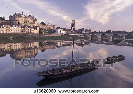 Stock Image -  castle, Amboise, Loire Valley, France, Indre-et-Loire, Loire Castle Region, Europe, 15th century Chateau Amboise along the Loire River in the city of Amboise.. Fotosearch