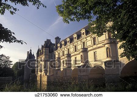 Stock Image -  castle, Loire Valley, France, Chenonceau, Loire Castle Region, Indre-et-Loire, Europe, The 16th century Chateau de Chenonceau crosses over the Cher River.. Fotosearch