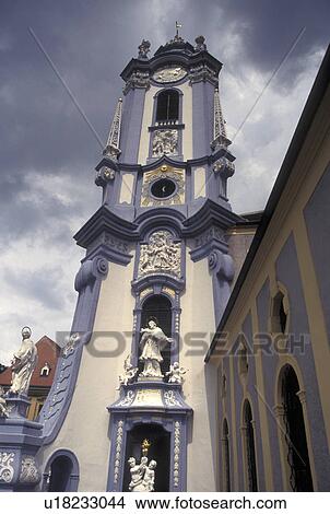Picture -  church, Austria, Durnstein, The Danube Valley, Wachau, The Parish Church. Fotosearch