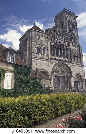 church, France, Vezelay, Burgundy, Yonne, wine region, Bourgogne, Europe, 12th century Basilique Ste-Madeleine in Vezelay in the wine region of Burgundy. View Large Photo Image Stock Image - church, France, Vezelay, Burgundy, Yonne, wine region, Bourgogne, Europe, 12th century Basilique Ste-Madeleine in Vezelay in the wine region of Burgundy.. Fotosearch