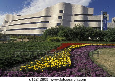 Stock Photography -  Hull, Canada, Quebec, Canadian Museum of Civilization (Musee Canadian des Civilisations) in the city of Hull.. Fotosearch
