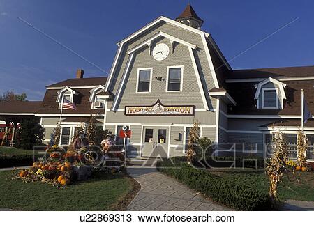 NH, Lincoln, New Hampshire, White Mountain National Forest, Hobo Junction Station in Lincoln in the White Mountain Nat'l Forest in the fall. View Large Photo Image Stock Image - NH, Lincoln, New Hampshire, White Mountain National Forest, Hobo Junction Station in Lincoln in the White Mountain Nat'l Forest in the fall.. Fotosearch