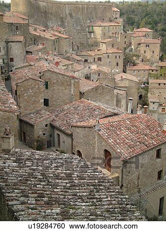 トスカーナ イタリア Sorano Toscana ヨーロッパ 光景 の 屋根 そして 古い 建物 中に 中世 都市 の Sorano 中に Tuscany ストックイメージ U Fotosearch