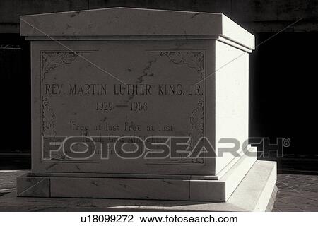 Stock Image -  Atlanta, GA, Georgia, Martin Luther King Jr. National Historic Site, Martin Luther King Jr. 's Crypt, burial site, civil rights leader, The Martin Luther King Jr. Center for Non-violent Social Change, black & white. Fotosearch