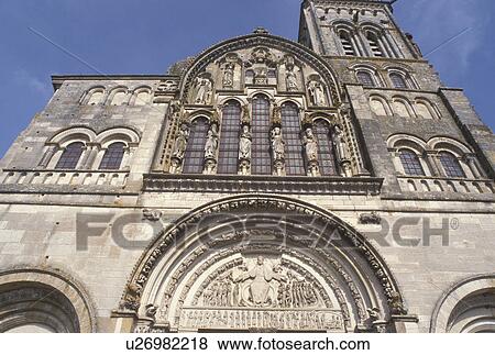 Stock Photo -  Basilique Sainte Madeleine, Veselay, Burgundy, France, Yonne, Bourgogne, Europe, wine region, Basilique Ste-Madelaine in the town of Veselay.. Fotosearch