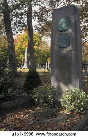 Elmira, NY, New York, Finger Lakes Region, Woodlawn Cemetery, Grave of Mark Twain View Large Photo Image Stock Photograph -  Elmira, NY, New York, Finger Lakes Region, Woodlawn Cemetery, Grave of Mark Twain. Fotosearch