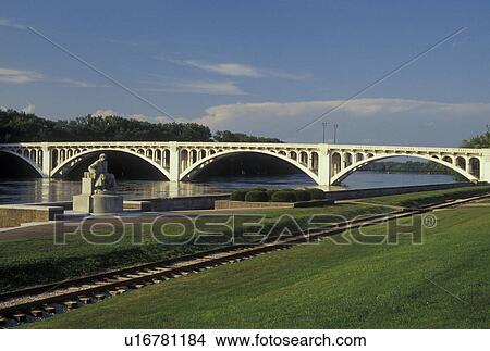 Picture -  IN, Indiana, Vincennes, Lincoln Memorial Bridge, Wabash River. Fotosearch