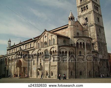 Stock Image -  Italy, Modena, Emilia-Romagna, Europe, Duomo and Torre Ghirlandina in the town of Modena.. Fotosearch