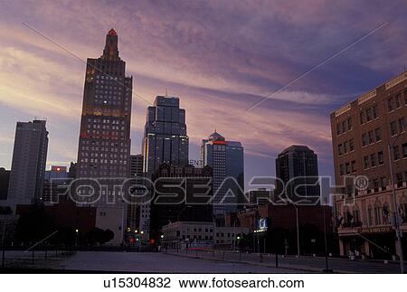 Kansas City, MO, Missouri, Kansas City Power & Light Building, downtown, sunset View Large Photo Image Stock Image - Kansas City, MO, Missouri, Kansas City Power & Light Building, downtown, sunset. Fotosearch