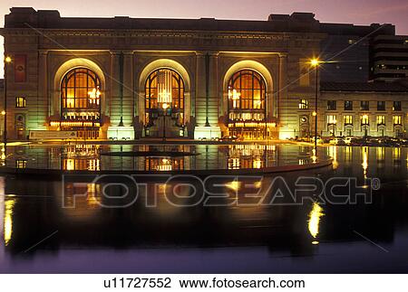 Stock Image -  Kansas City, MO, Missouri, Union Station, The Bloch Fountain, evening. Fotosearch