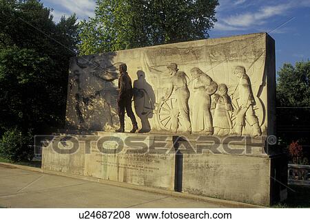 Lawrenceville, IL, Illinois, Lincoln Trail State Memorial at the entrance to the Lincoln Memorial Bridge View Large Photo Image Stock Photo - Lawrenceville, IL, Illinois, Lincoln Trail State Memorial at the entrance to the Lincoln Memorial Bridge . Fotosearch