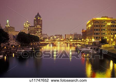 Milwaukee, WI, Wisconsin, Milwaukee River, downtown, skyline, evening View Large Photo Image Stock Image - Milwaukee, WI, Wisconsin, Milwaukee River, downtown, skyline, evening. Fotosearch