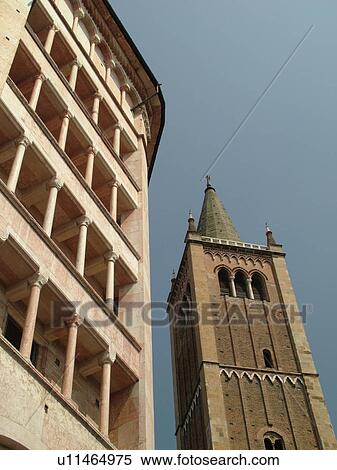 Parme Italie Emilia Romagna Europe Les Rose Marbre Baptistere Et Cathedrale Dans Ville De Parma Banques De Photographies U Fotosearch