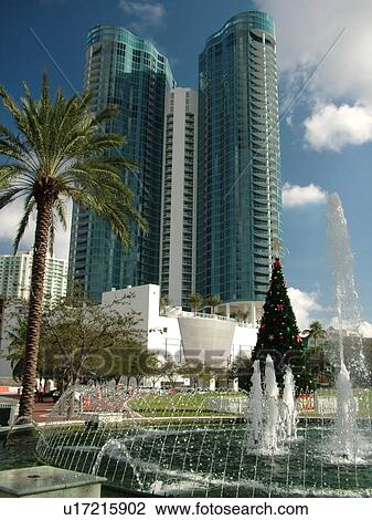 Fort Lauderdale, FL, Florida, downtown, skyline, high-rises, Bubier Park, musical fountain View Large Photo Image Stock Image - Fort Lauderdale, FL, Florida, downtown, skyline, high-rises, Bubier Park, musical fountain. Fotosearch
