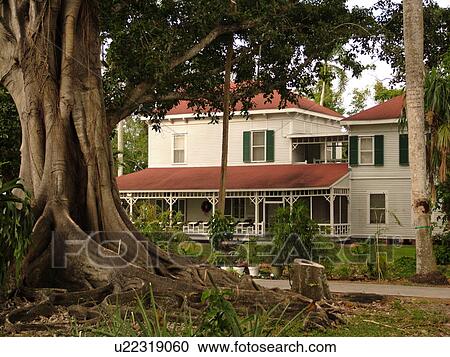 Stock Image -  Fort Myers, FL, Florida, Edison and Ford Winter Estates, Holiday House, Guest House, Christmas decorations. Fotosearch