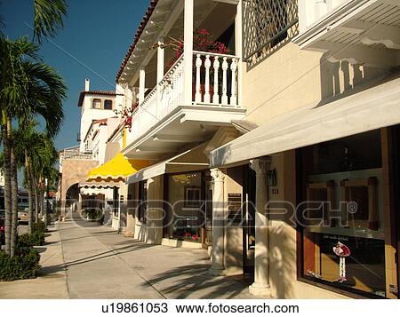Stock Image -  Palm Beach, FL, Florida, downtown, Worth Avenue, shopping district, exclusive shops. Fotosearch