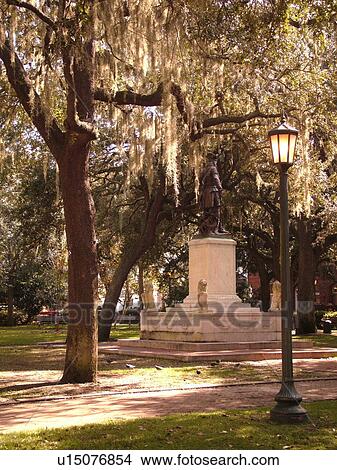Savannah, GA, Georgia, downtown, Chippewa Square View Large Photo Image Picture - Savannah, GA, Georgia, downtown, Chippewa Square. Fotosearch