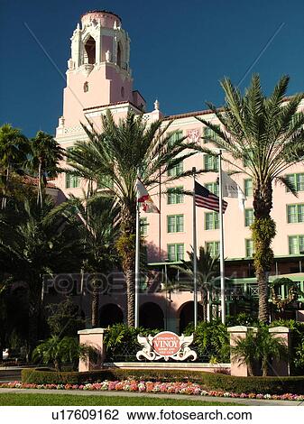 Stock Image -  St. Petersburg, FL, Florida, Tampa Bay, Renaissance Vinoy Resort and Golf Club. Fotosearch