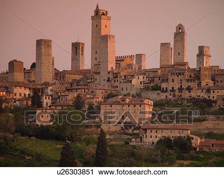 Stock Image -  Tuscany, Italy, San Gimignano, Toscana, Europe, Scenic view of the medieval town of San Gimignano in the Chianti Region.. Fotosearch