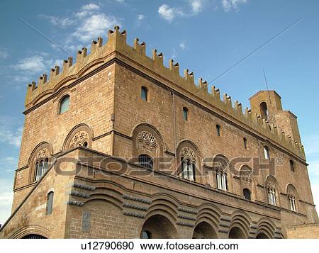 Stock Image -  Umbria, Italy, Orvieto, Europe, Piazza della Repubblico in the medieval town of Orvieto.. Fotosearch