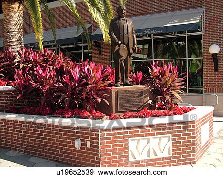 Ybor City, FL, Florida, Tampa, Tampa Bay, downtown, Centro Ybor, statue of Don Vincente Martinez Ybor View Large Photo Image Stock Photo - Ybor City, FL, Florida, Tampa, Tampa Bay, downtown, Centro Ybor, statue of Don Vincente Martinez Ybor. Fotosearch