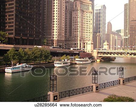 Picture -  Chicago, IL, Illinois, Windy City, Downtown, skyline, Michigan Avenue Bridge, sightseeing tour boats, Chicago River. Fotosearch
