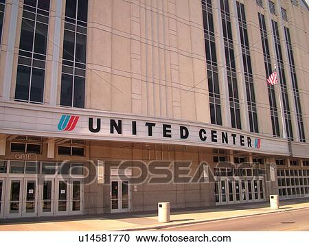 Stock Image -  Chicago, IL, Illinois, Windy City, Downtown, United Center, NBA, NHL, Basketball, Ice Hockey, Bulls, Blackhawks. Fotosearch