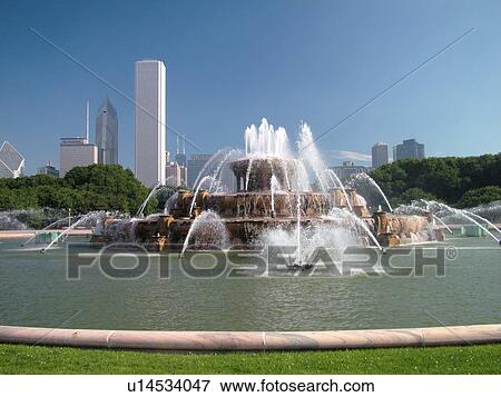 Chicago, IL, Illinois, Windy City, Downtown, Grant Park, Buckingham Memorial Fountain View Large Photo Image Stock Photo - Chicago, IL, Illinois, Windy City, Downtown, Grant Park, Buckingham Memorial Fountain. Fotosearch