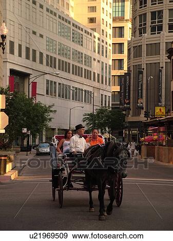 Stock Photo -  Chicago, IL, Illinois, Windy City, Downtown, Carriage ride. Fotosearch