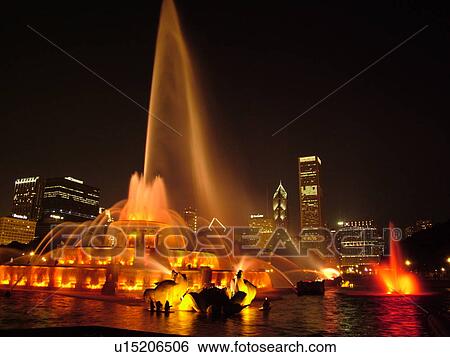Chicago, IL, Illinois, Windy City, Downtown, Grant Park, Buckingham Memorial Fountain, illuminated, evening View Large Photo Image Stock Photograph - Chicago, IL, Illinois, Windy City, Downtown, Grant Park, Buckingham Memorial Fountain, illuminated, evening. Fotosearch