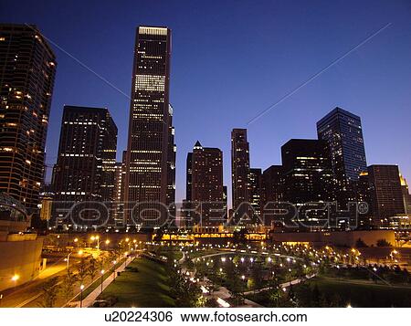 Chicago, IL, Illinois, Windy City, Downtown, skyline, evening View Large Photo Image Stock Photograph - Chicago, IL, Illinois, Windy City, Downtown, skyline, evening. Fotosearch