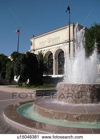 Stock Image -  Detroit, MI, Michigan, Motor City, The Detroit Institute of Arts, fountain. Fotosearch