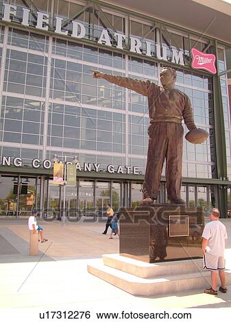 Stock Photograph -  Green Bay, WI, Wisconsin, Lambeau Field, NFL, football, Green Bay Packers, Earl L. (Curly) Lambeau Statue. Fotosearch